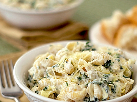 Italijanska pasta sa spanaćem i parmezanom