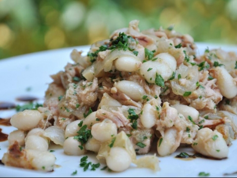 Fagioli e tonno (salata sa pasuljem i tunjevinom)