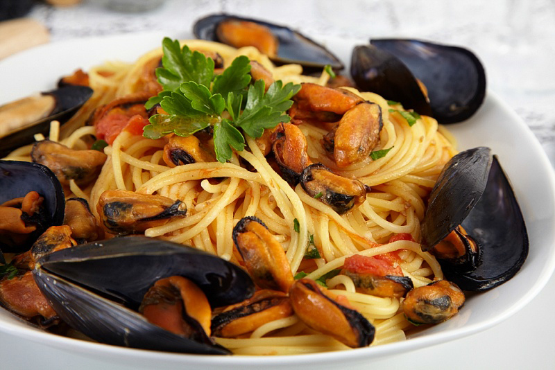 Spaghetti con le cozze (špageti sa dagnjama)